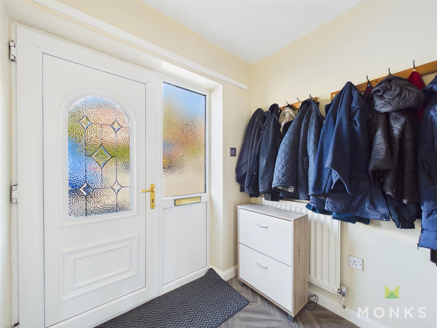 9 Ardmillan Court, Oswestry, SY11 2JG For Sale